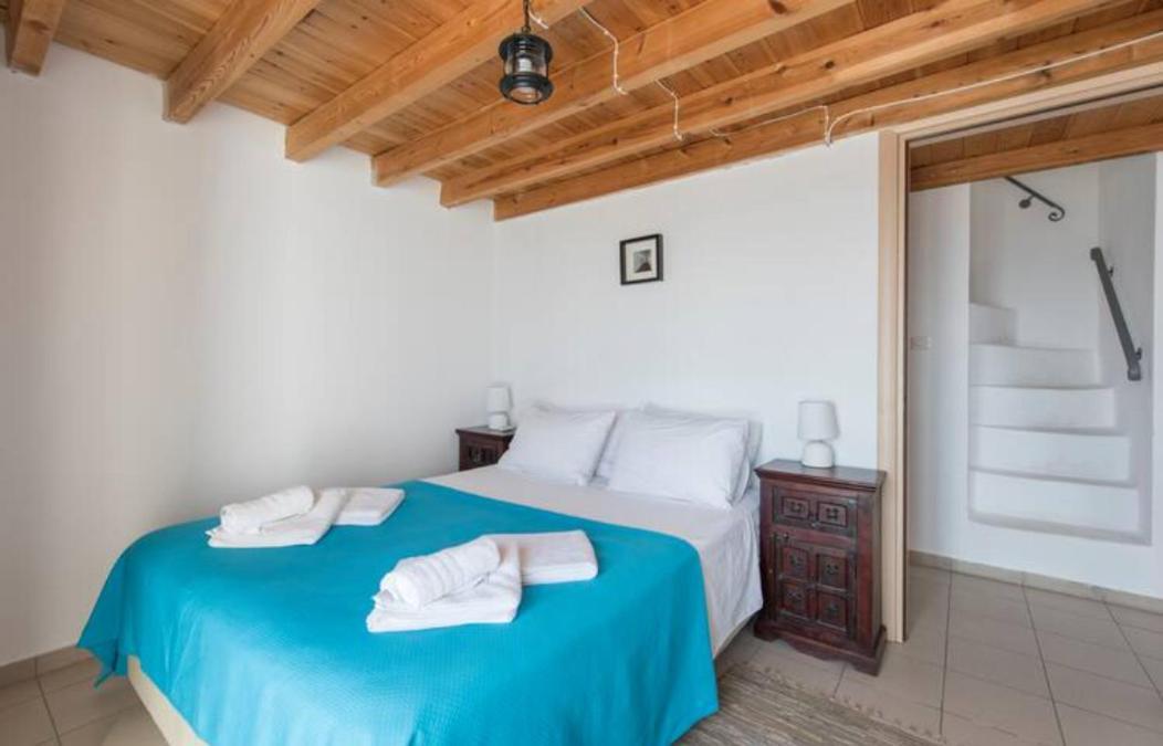 Santorini Traditional Suites Vóthon Exteriör bild