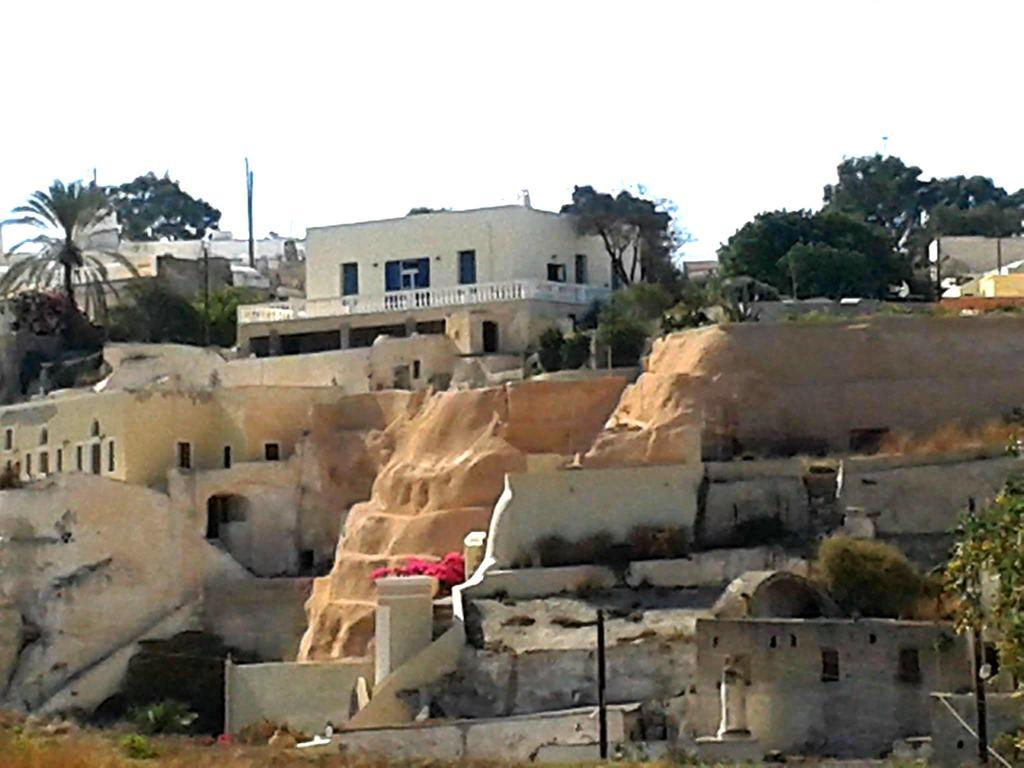 Santorini Traditional Suites Vóthon Exteriör bild